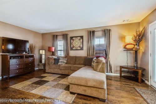 148 Dewitt Ave, Tinton Falls NJ  07712-6721 exterior