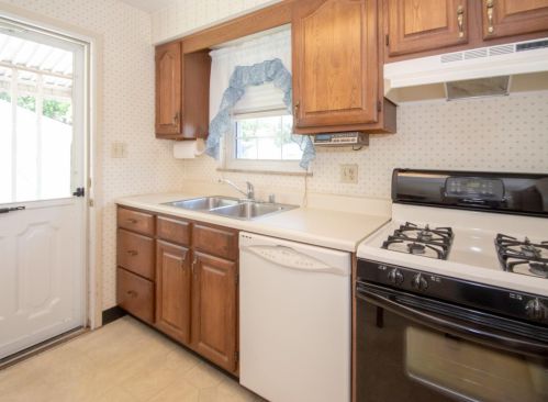 1624 Centerridge Ave, Cincinnati OH 45231-5228 exterior