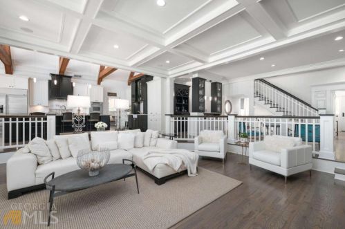 4711 Dudley Ln, Atlanta GA  30327-3330 exterior
