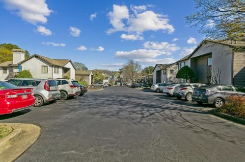 33 Finch Trl, Atlanta GA  30308-2418 exterior