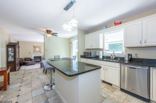 34 Olive Rd, Sparta, NJ 07871-3840