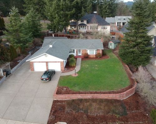 574 Nandina St, Sweet Home, OR 97386-1300