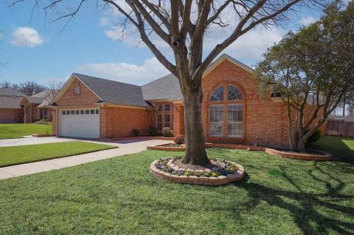 7029 Spanish Oaks Dr, Fort Worth, TX 76182-3276