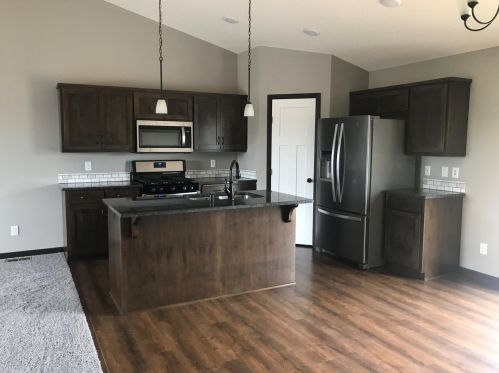 3342 Maple Dr, Spectacle Lake, MN 55008-4627