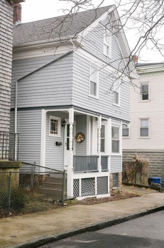 7 Hammond St, Middletown RI  02840-4034 exterior