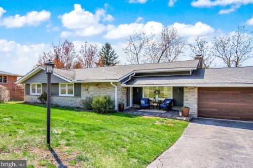 1700 Randolph Dr, York, PA 17403-4616