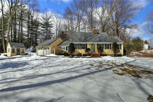 470 Walnut Tree Hl Rd, Huntington CT  06484-2045 exterior