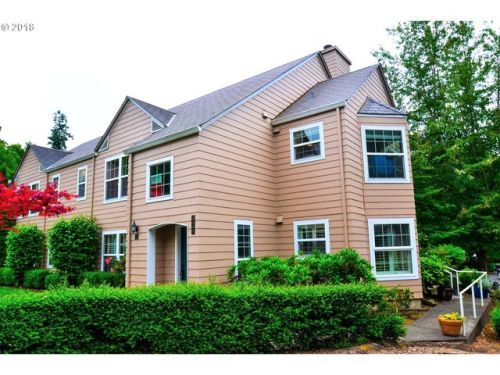 8440 Curry Dr, Wilsonville, OR 97070-8424