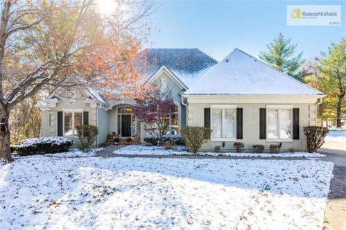 1801 Bent Oaks Dr, Liberty, MO 64068-9474