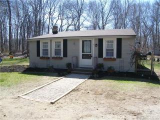 7 Cross Rd, Chester, CT 06412-1011