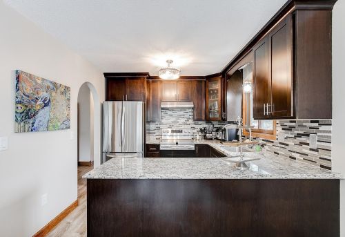 3925 Highland Dr, Saint Paul MN  55126-7015 exterior