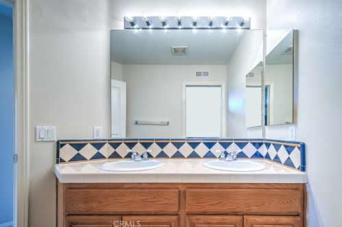 2 Altezza, Irvine CA  92606-8909 exterior