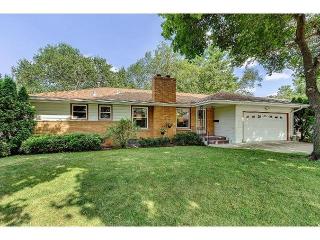 3232 Welcome Ave, Minneapolis, MN 55422-2630