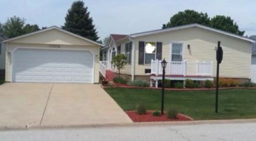 22906 Pinehurst Dr, Frankfort, IL 60423-6732