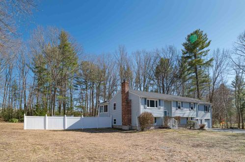 11 Lancaster Dr, Londonderry, NH 03053-3311