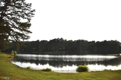 2570 Lake Capri Dr, Conyers GA  30012-2925 exterior
