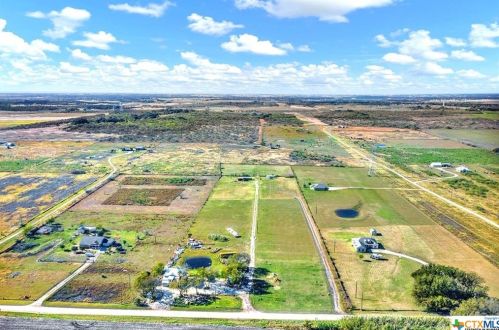 3157 Misty Ln, Reedville, TX 78656-4285