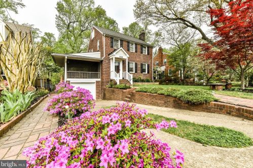 308 Abingdon St, Arlington, VA 22204-1335