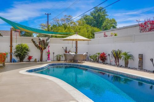 305 Kenmore St, Anaheim CA  92804-2114 exterior