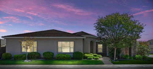 2285 Capistrano St, Manteca, CA 95337-8393