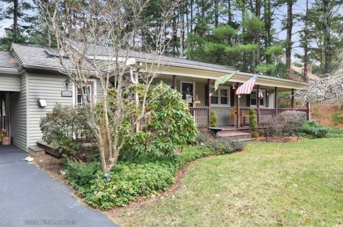 114 Steere Farm Rd, Burrillville, RI 02830-1513