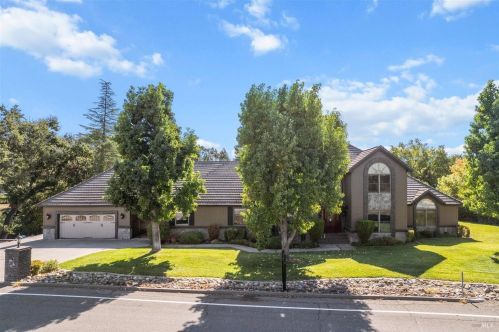 3948 Solar Hills Dr, Vacaville, CA 95688-9754