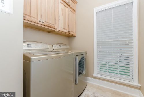 169 Colonial Dr, Charles Town WV 25414-4920 exterior