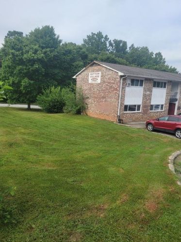634 Jolly Ave, Clarkston, GA 30021-2128