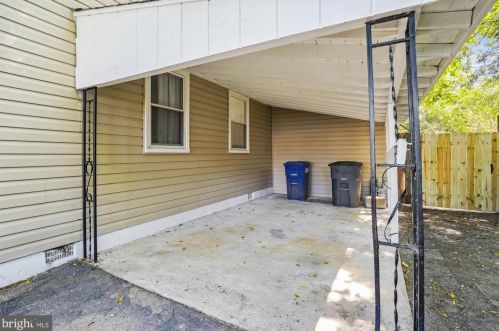 3115 Carroll Pl, Falls Church, VA 22042-2705