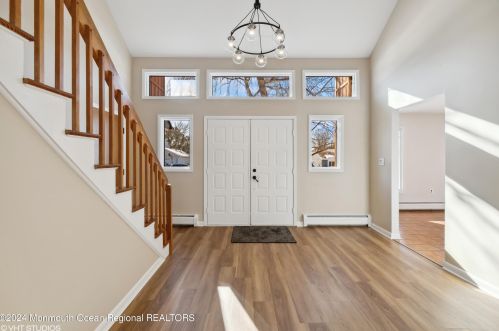 23 Hawthorne Ave, Holmdel Village, NJ 07733-1035