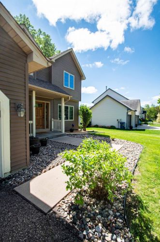 9063 Duckwood Trl, Saint Paul MN  55125-8687 exterior