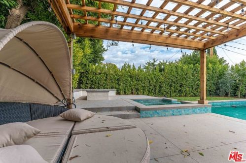 3604 Rosemary Ave, Glendale CA 91208-1216 exterior