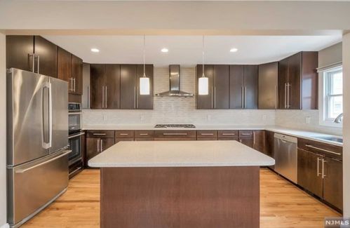 47 Grand Cove Way, Edgewater NJ  07020-7245 exterior