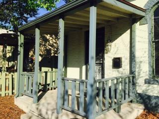 2813 Stout St, Denver CO  80205-3032 exterior