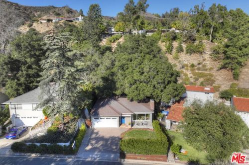 2575 Gardner Pl, Glendale CA  91206-3018 exterior