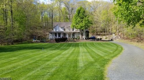 19 Victoria Pines Ln, Lafayette, NJ 07848-3601