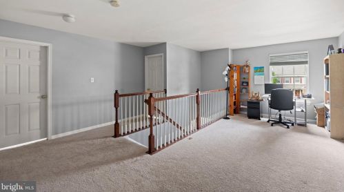 18823 Pier Trail Dr, Triangle VA  22172-2347 exterior