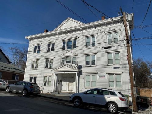 68 Congress Ave, Waterbury, CT 06708-3845