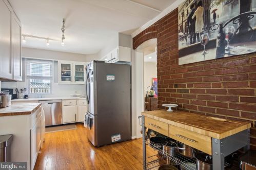 10130 Brookmoor Dr, Silver Spring MD 20901-2712 exterior