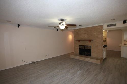 2623 Wentwood Dr, Carrollton TX  75007-5807 exterior