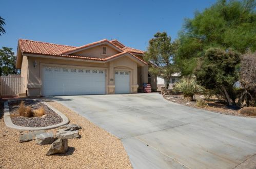 14696 Cool Glen Dr, Helendale, CA 92342-7752