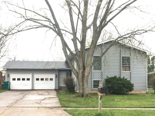 1744 Russet Ln, Sycamore IL  60178-2738 exterior