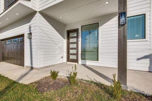 2042 Bickers St, Dallas TX  75212-1703 exterior
