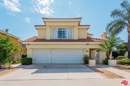 2249 Desert Creek Ave, Simi Valley, CA 93063-3683