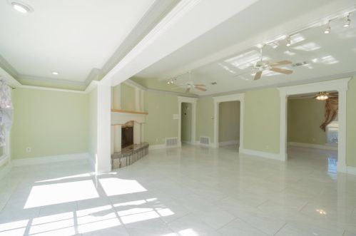 510 Mayfield Ave, Garland TX  75041-5041 exterior