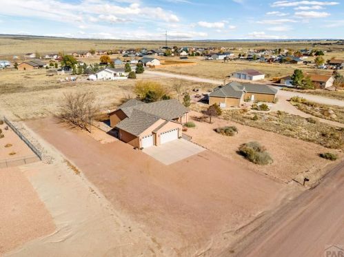 1117 Meadowmoor Dr, Pueblo CO  81007-2020 exterior