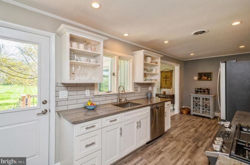 240 Bunker Hill Rd, Princeton NJ 08540-8514 exterior