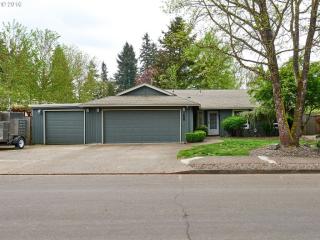 8384 Tygh Loop, Tualatin, OR 97062-9056