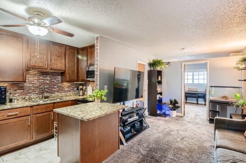 3130 Monroe St, Waukegan, IL 60085-3011