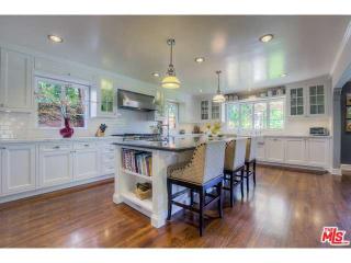 102 Martel Ave, Los Angeles, CA 90036-2716